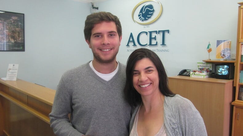 ACET - Active Centre of English Training - Étudiants heureux