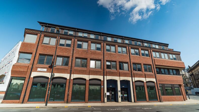 English Path Leeds | English School | % Pay Less